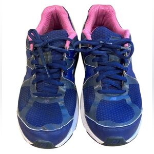 New Balance Women's 1540v2 running shoes blue and pink Size 10 comfort